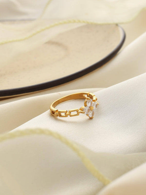 Luna Clover Ring
